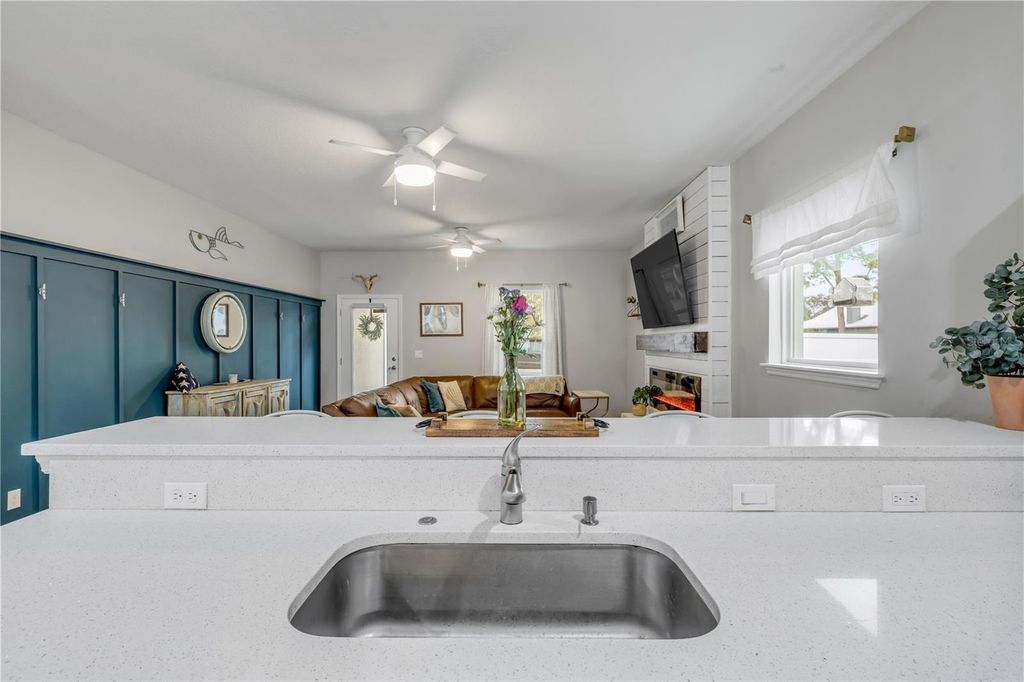 Image 20 of property listing at 3330 WILLOW OAK DRIVE, Edgewater, FL 32141