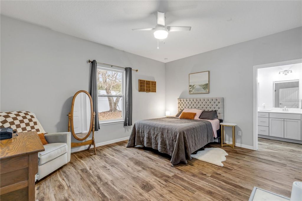 Image 32 of property listing at 3330 WILLOW OAK DRIVE, Edgewater, FL 32141