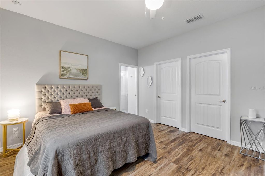 Image 33 of property listing at 3330 WILLOW OAK DRIVE, Edgewater, FL 32141