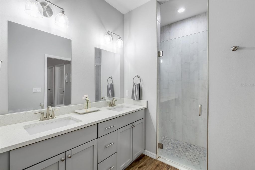 Image 37 of property listing at 3330 WILLOW OAK DRIVE, Edgewater, FL 32141