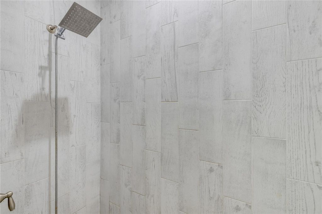 Image 38 of property listing at 3330 WILLOW OAK DRIVE, Edgewater, FL 32141