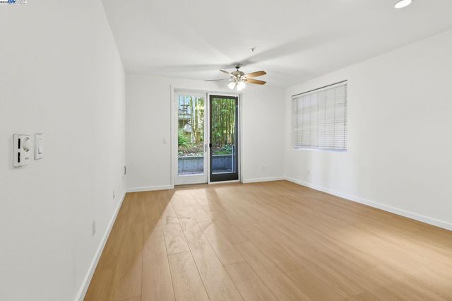 3090 Glascock Street 102, Oakland, CA 94601