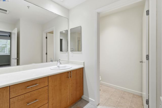 3090 Glascock Street 102, Oakland, CA 94601