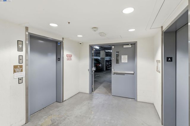 3090 Glascock Street 102, Oakland, CA 94601