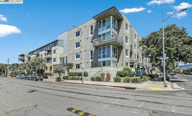 3090 Glascock Street 102, Oakland, CA 94601