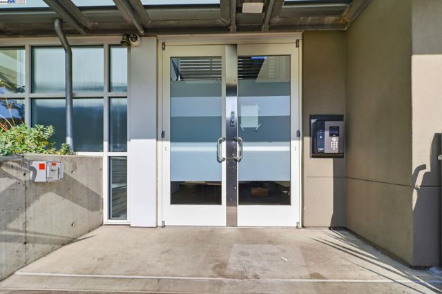 3090 Glascock Street 102, Oakland, CA 94601