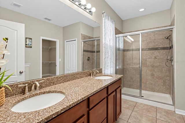 225 LAKESHORE DRIVE, Davenport, FL 33837