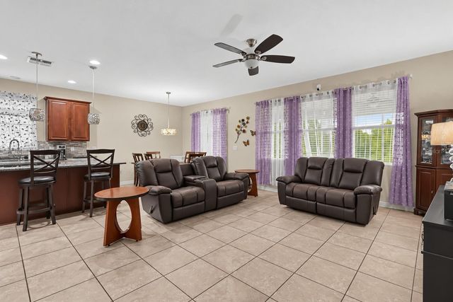 225 LAKESHORE DRIVE, Davenport, FL 33837