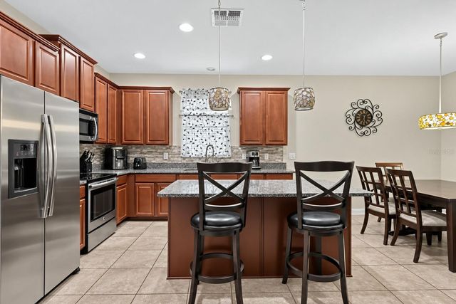 225 LAKESHORE DRIVE, Davenport, FL 33837