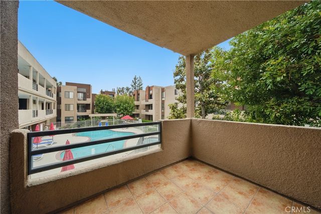 7826 Topanga Canyon Boulevard 218, Canoga Park, CA 91304