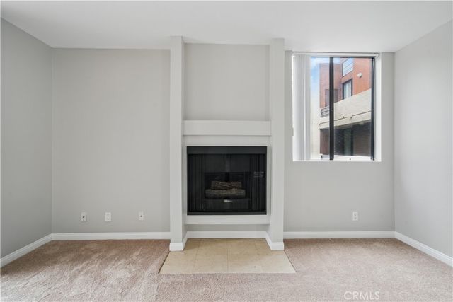 7826 Topanga Canyon Boulevard 218, Canoga Park, CA 91304