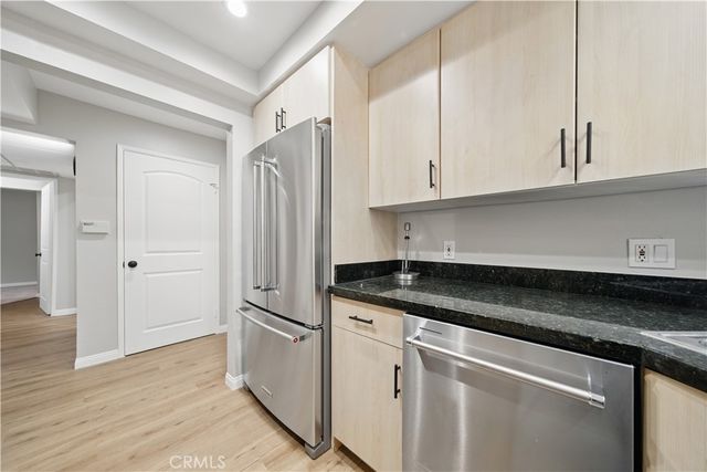 7826 Topanga Canyon Boulevard 218, Canoga Park, CA 91304