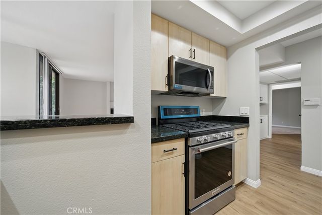 7826 Topanga Canyon Boulevard 218, Canoga Park, CA 91304