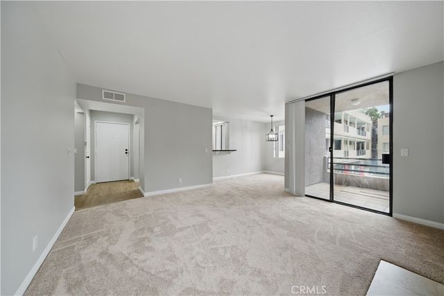 7826 Topanga Canyon Boulevard 218, Canoga Park, CA 91304