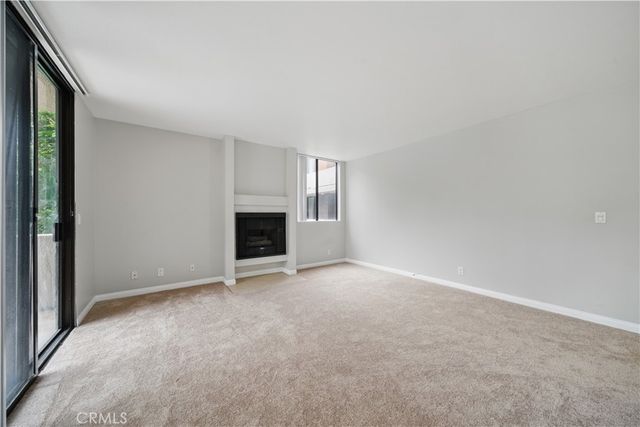 7826 Topanga Canyon Boulevard 218, Canoga Park, CA 91304