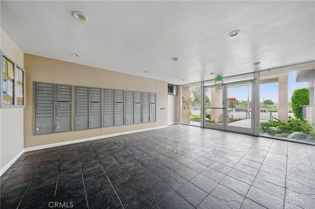7826 Topanga Canyon Boulevard 218, Canoga Park, CA 91304