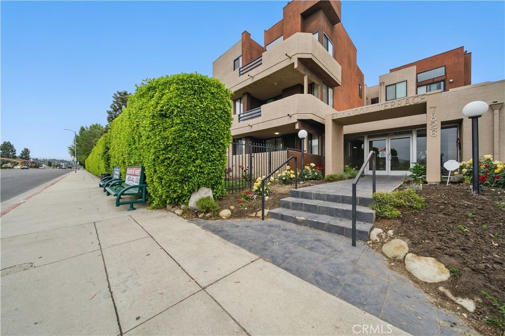 7826 Topanga Canyon Boulevard 218, Canoga Park, CA 91304