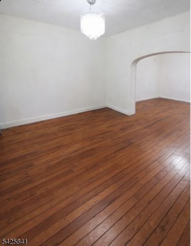 532 Fulton St, Elizabeth City, NJ 07206