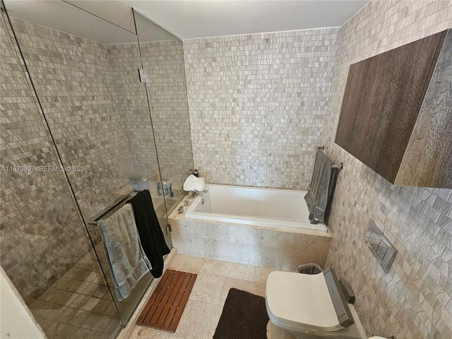 68 SE 6th St 1806, Miami, FL 33131