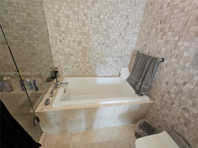 68 SE 6th St 1806, Miami, FL 33131