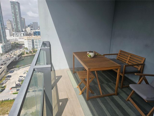 68 SE 6th St 1806, Miami, FL 33131