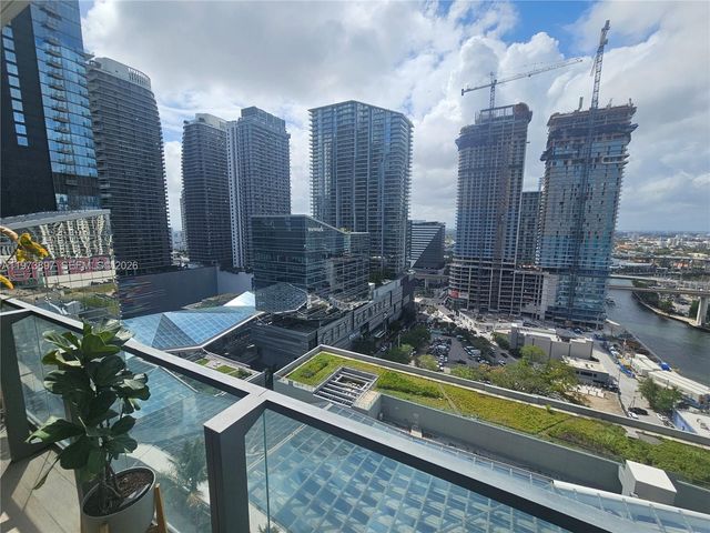 68 SE 6th St 1806, Miami, FL 33131