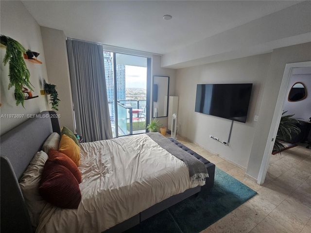 68 SE 6th St 1806, Miami, FL 33131