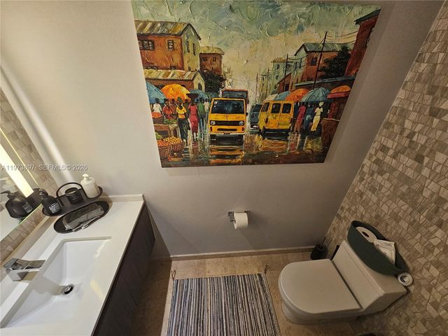 68 SE 6th St 1806, Miami, FL 33131