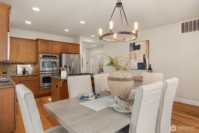 2073 NE Noble Street, Issaquah, WA 98029