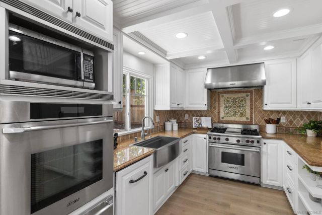 2518 Caminito La Paz, La Jolla, CA 92037