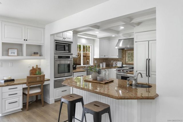 2518 Caminito La Paz, La Jolla, CA 92037