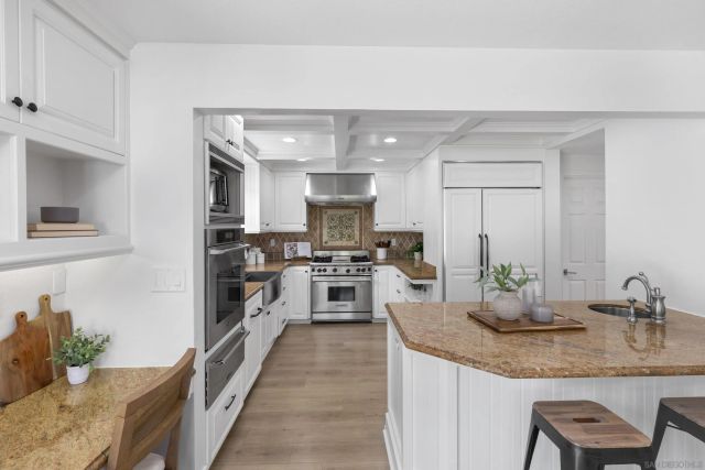 2518 Caminito La Paz, La Jolla, CA 92037