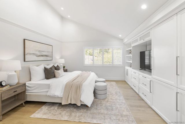 2518 Caminito La Paz, La Jolla, CA 92037