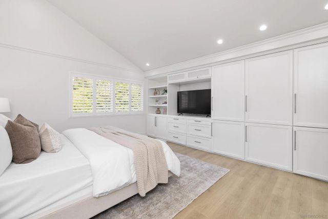 2518 Caminito La Paz, La Jolla, CA 92037