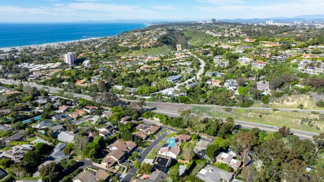 2518 Caminito La Paz, La Jolla, CA 92037