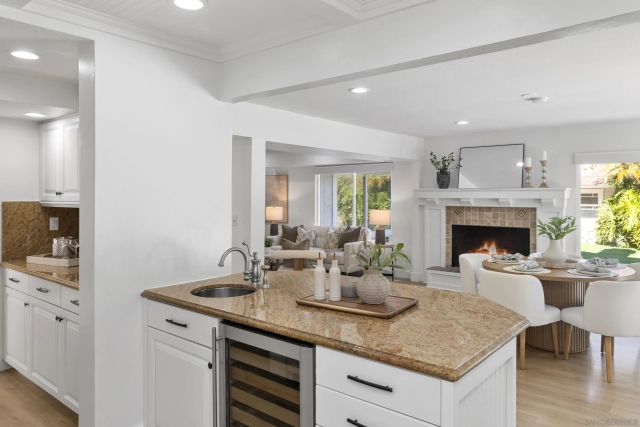 2518 Caminito La Paz, La Jolla, CA 92037