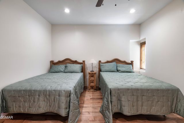 1266 Bear Cub Way, Gatlinburg, TN 37738