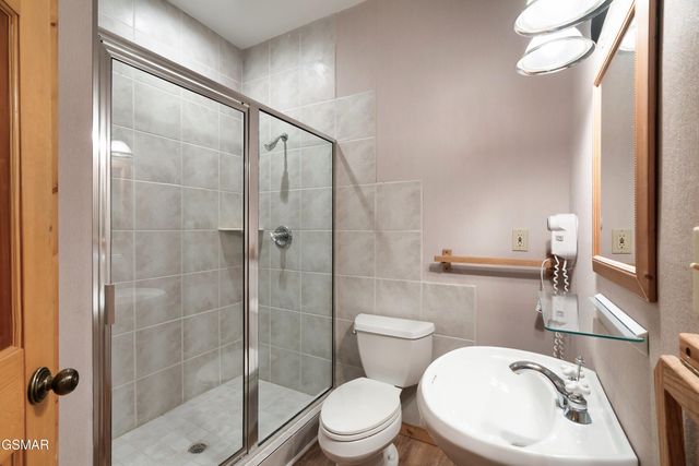 1266 Bear Cub Way, Gatlinburg, TN 37738