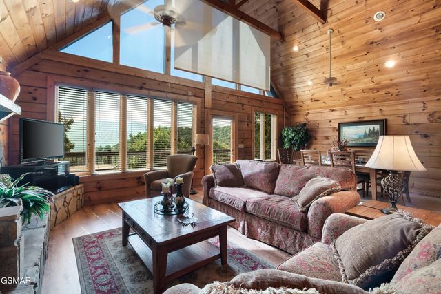 1266 Bear Cub Way, Gatlinburg, TN 37738