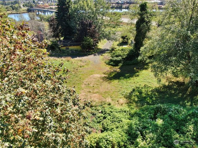 1129 Wildwood Avenue, Raymond, WA 98577