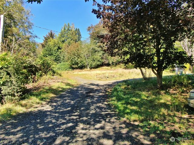 1129 Wildwood Avenue, Raymond, WA 98577