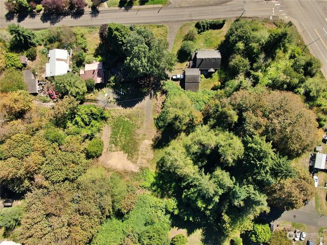 1129 Wildwood Avenue, Raymond, WA 98577