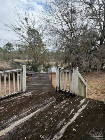 7416 San Ramon Dr, Milton, FL 32583