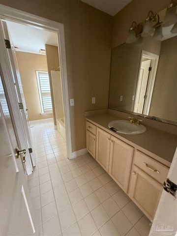 7416 San Ramon Dr, Milton, FL 32583