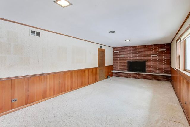 2537 Pick Drive, Glenview, IL 60025