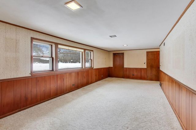 2537 Pick Drive, Glenview, IL 60025