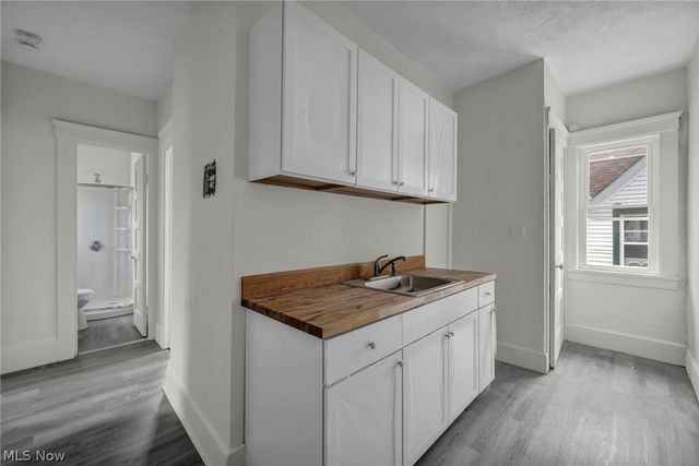 2609 Mapledale Avenue, Cleveland, OH 44109