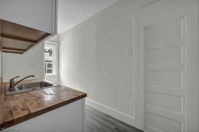 2609 Mapledale Avenue, Cleveland, OH 44109
