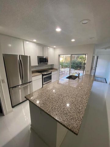 2102 Appleton Court, Palm Beach Gardens, FL 33403