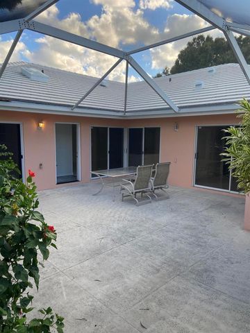 2102 Appleton Court, Palm Beach Gardens, FL 33403